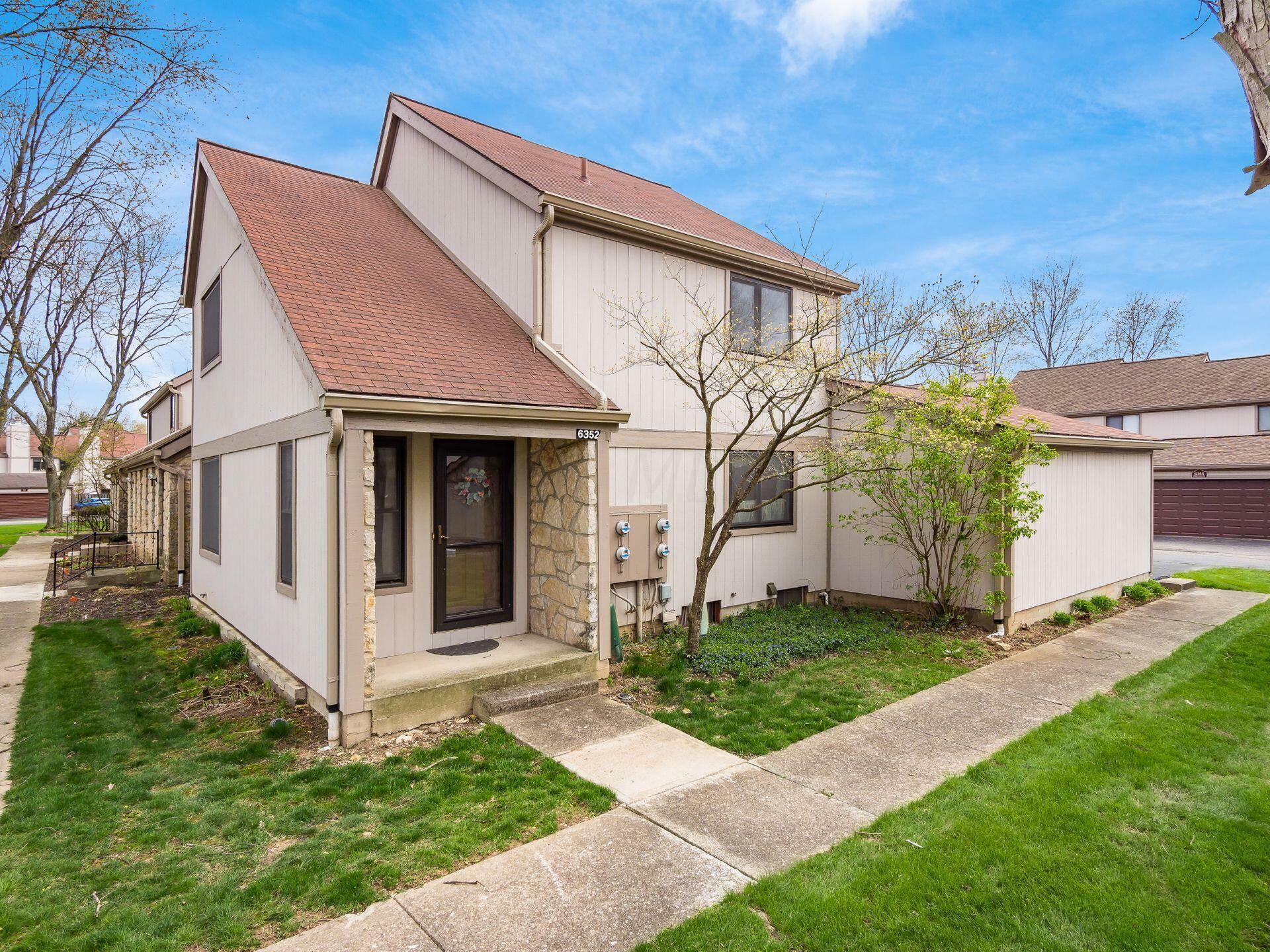 Property Photo: 6352 Friars Green Lane OH 43213