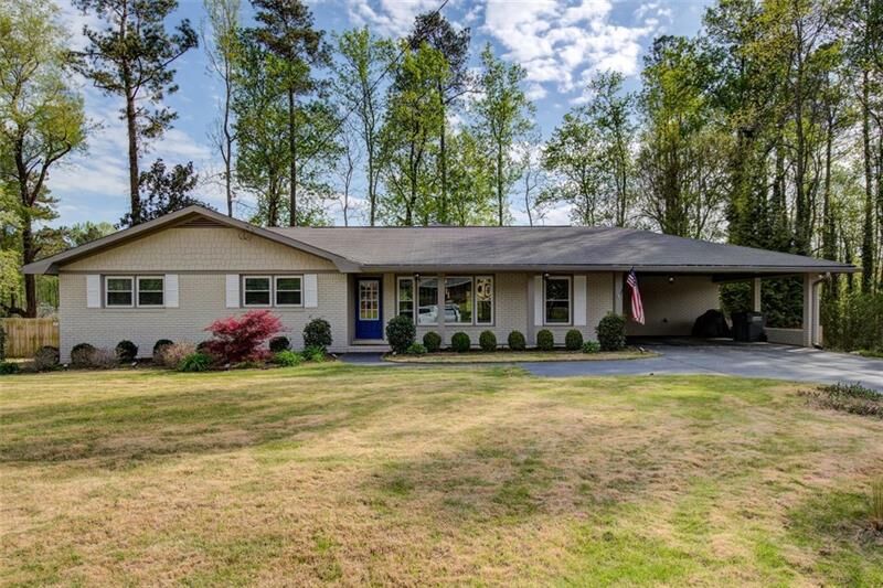 Property Photo: 522 Donwood Lane SW GA 30060