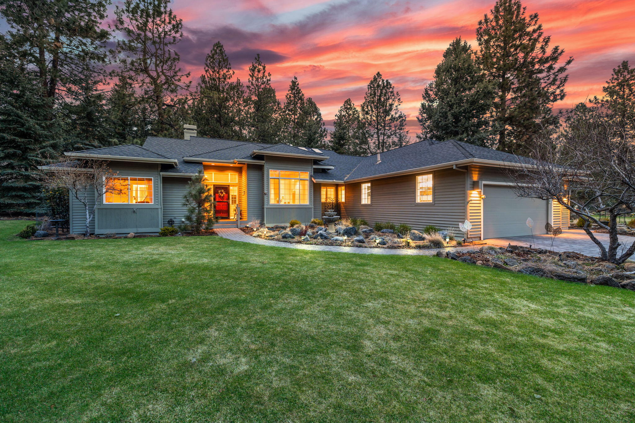 Property Photo: 60655 Telluride Drive OR 97702