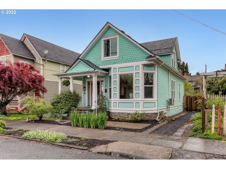 77 NE Hancock St  Portland OR 97212 photo