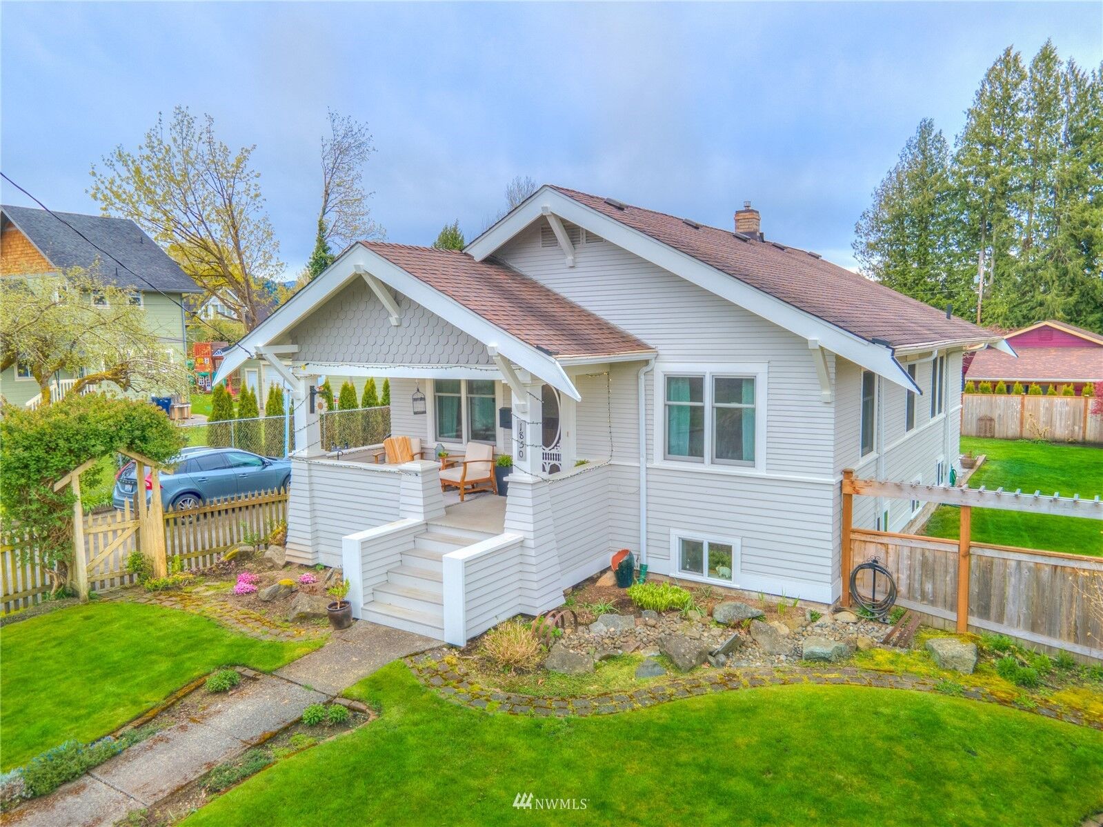 Property Photo: 1850 Washington Avenue WA 98022