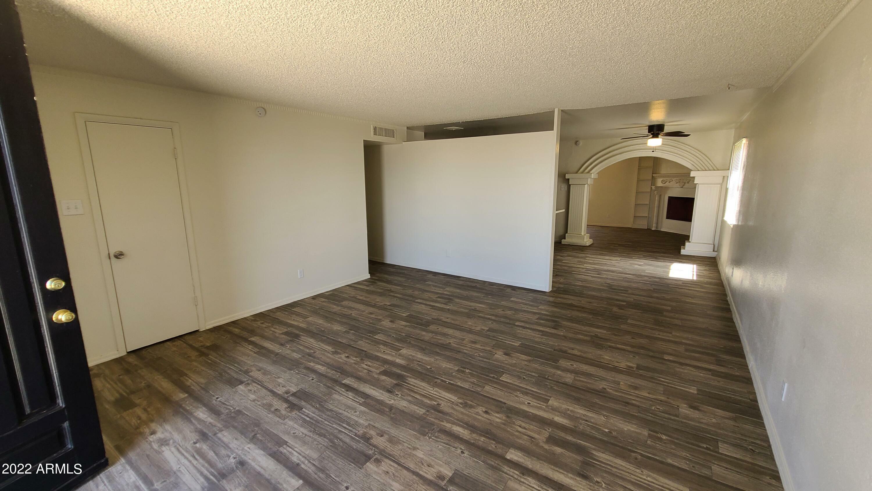 Property Photo:  5201 S 44th Way  AZ 85040 