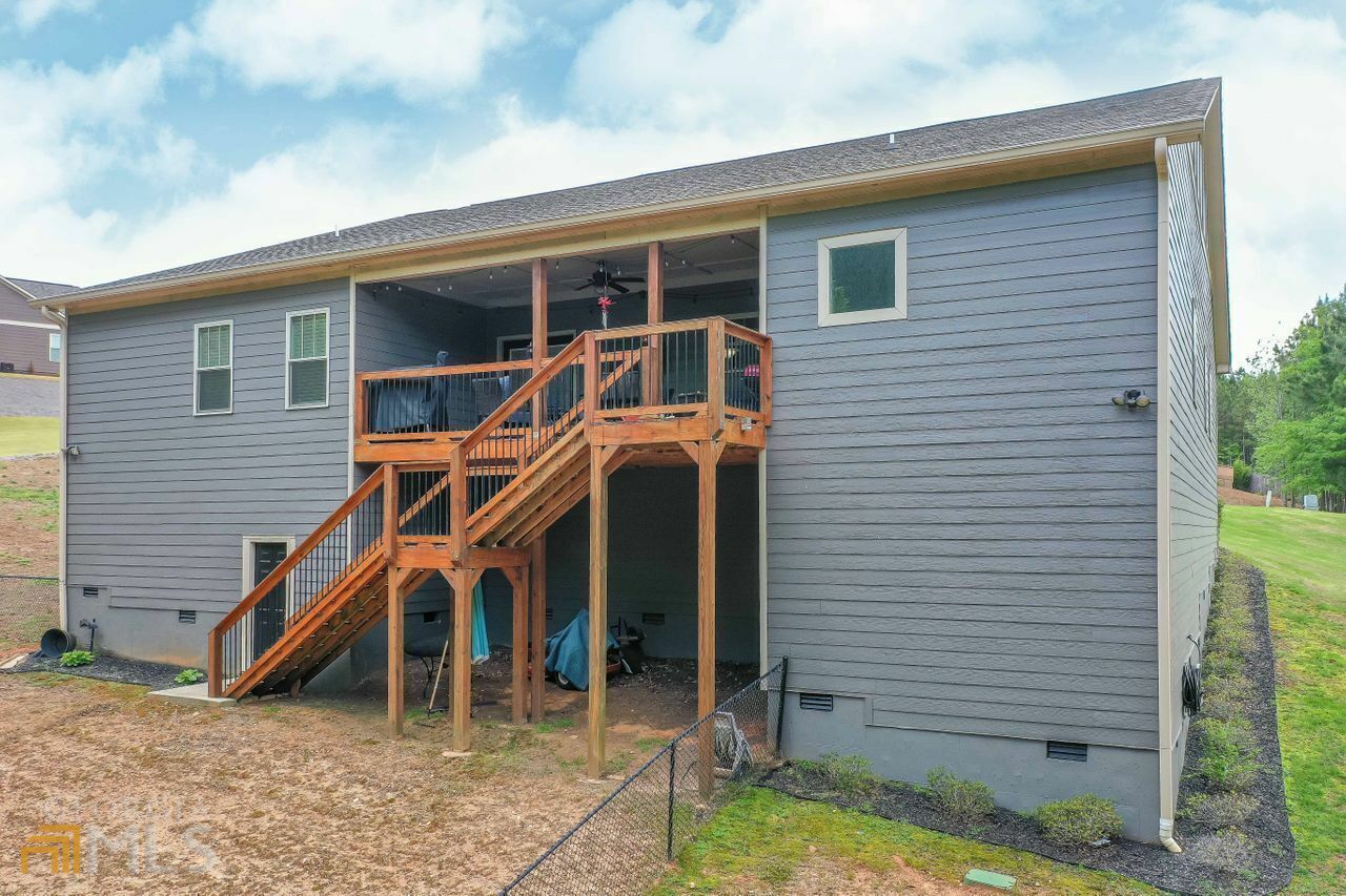 Property Photo:  120 Open Sky Way  GA 30180 