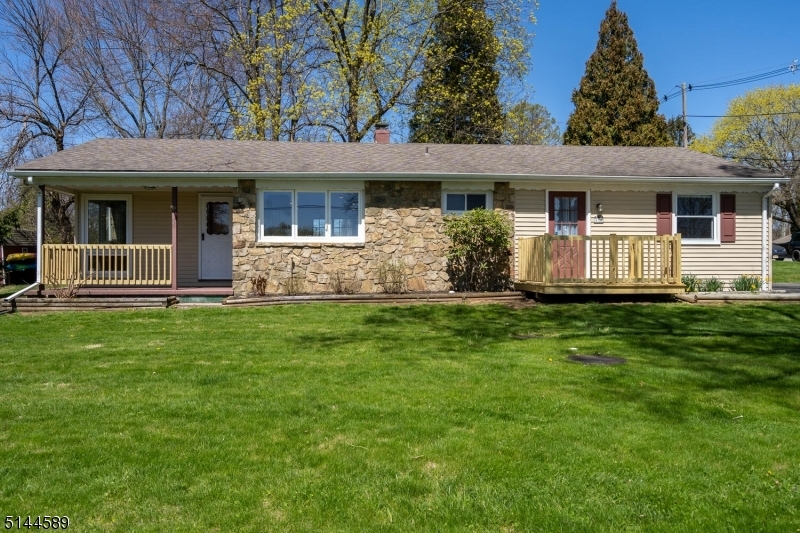 Property Photo:  18 Boulder Field Rd  NJ 07830 