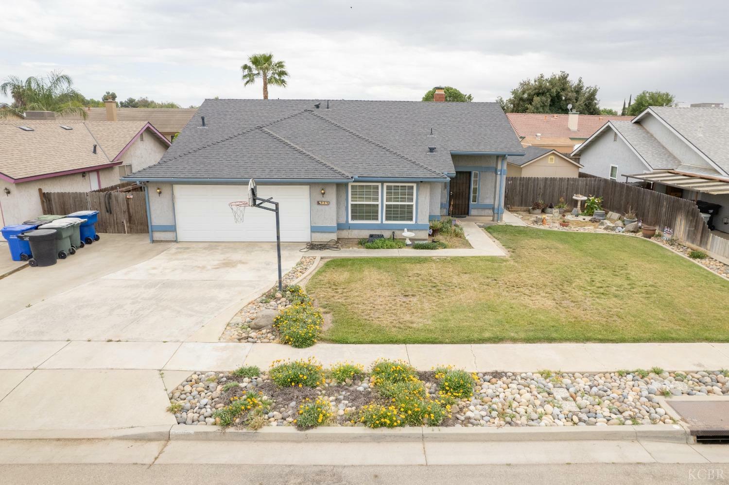 925 Rosewood Lane  Lemoore CA 93245 photo