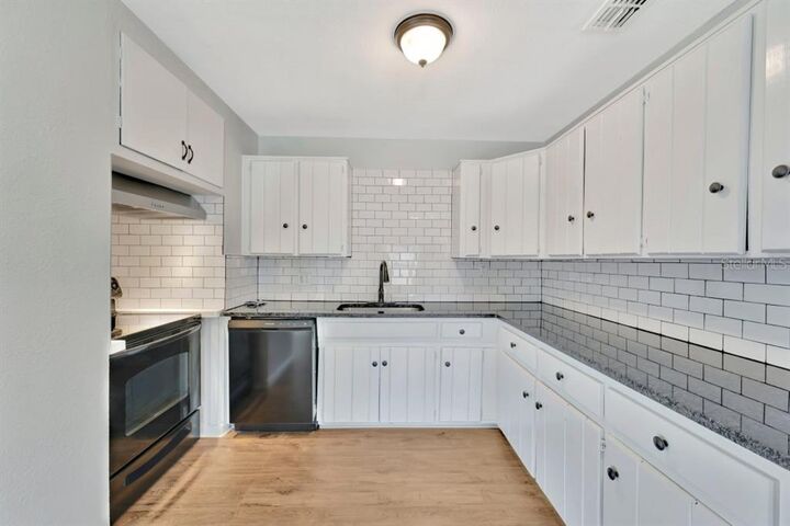 Property Photo: 5335 46th Avenue N FL 33709