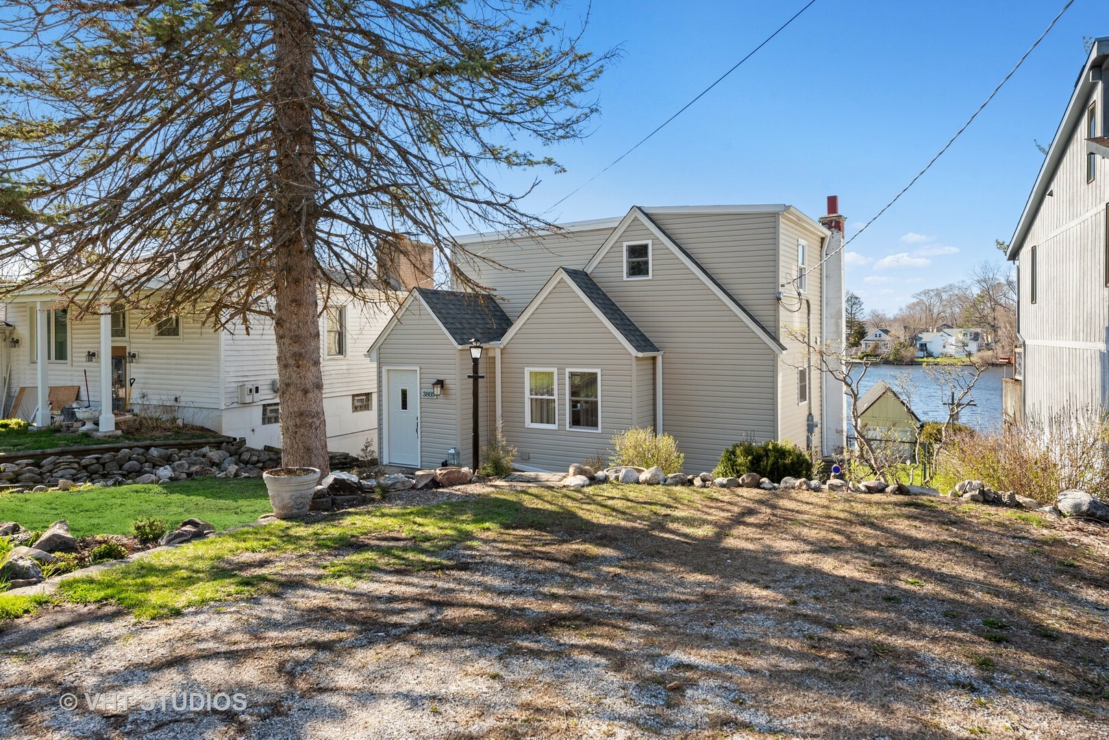 Property Photo: 3805 Eastway Drive IL 60042