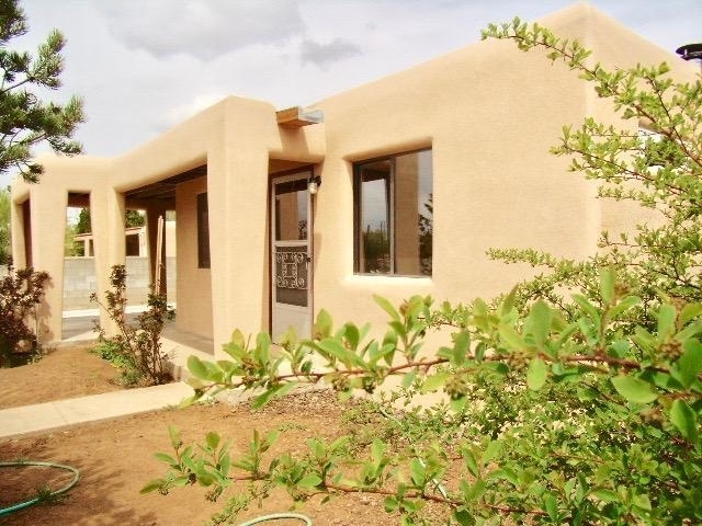 Property Photo:  1025 Calle La Resolana  NM 87507 