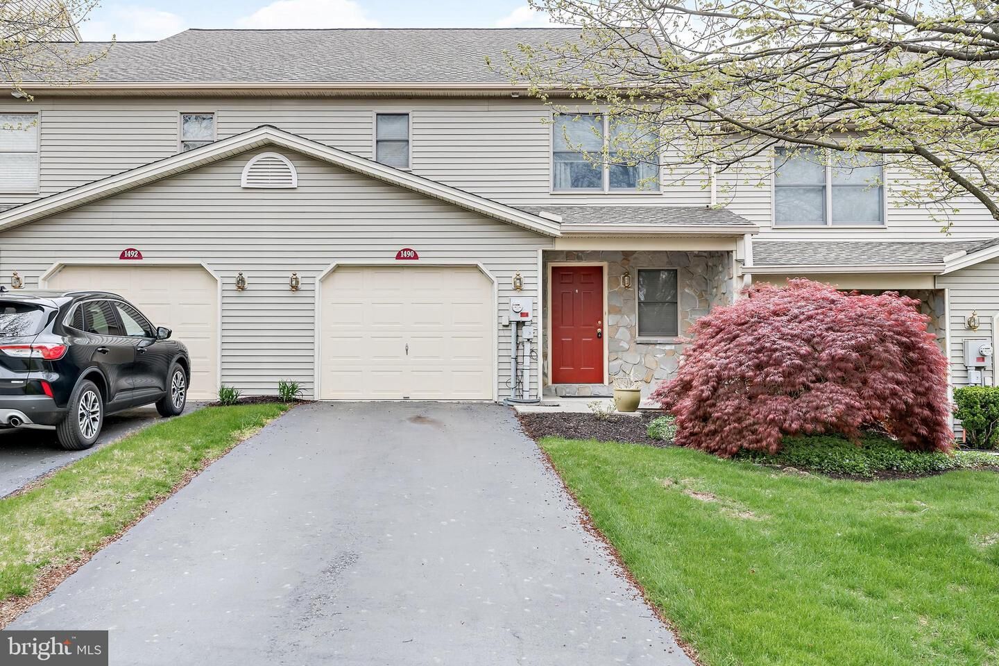 Property Photo:  1490 Maplewood Drive  PA 17070 