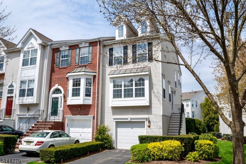 Property Photo: 200 Stratford Dr NJ 07110