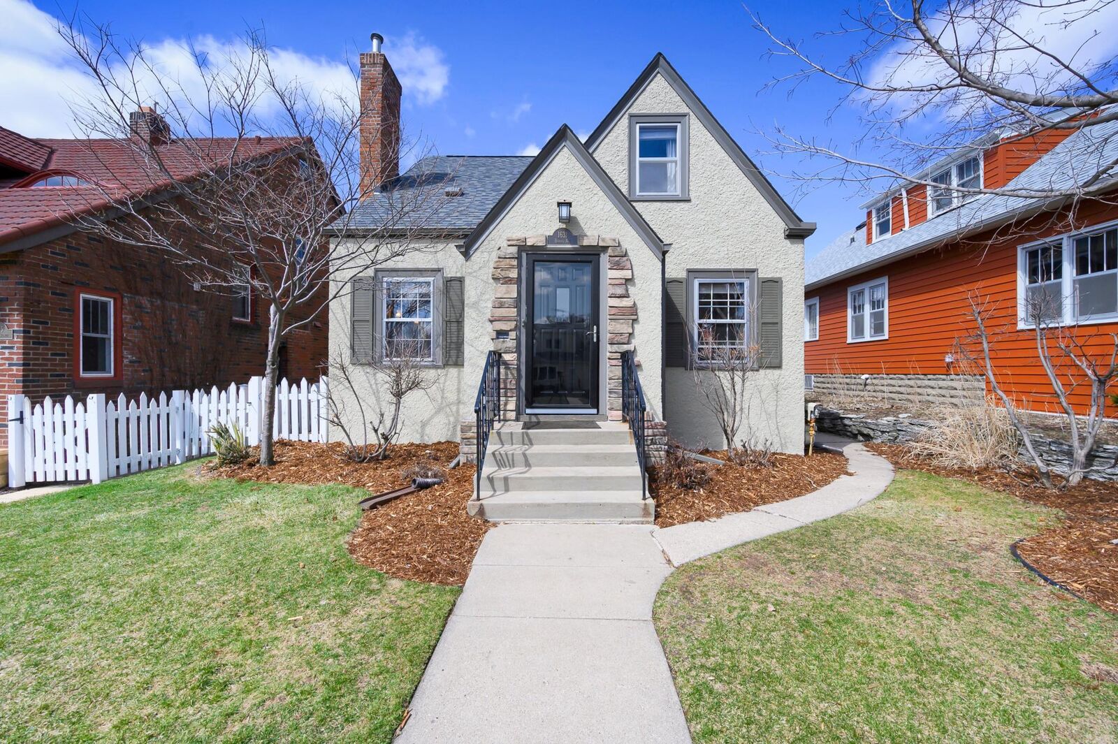 Property Photo:  1631 Bayard Avenue  MN 55116 
