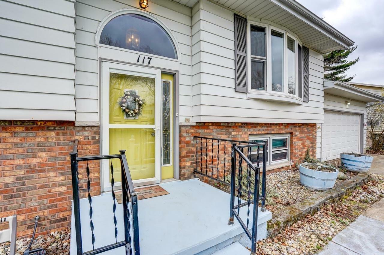 Property Photo:  117 Broome St  WI 53590 