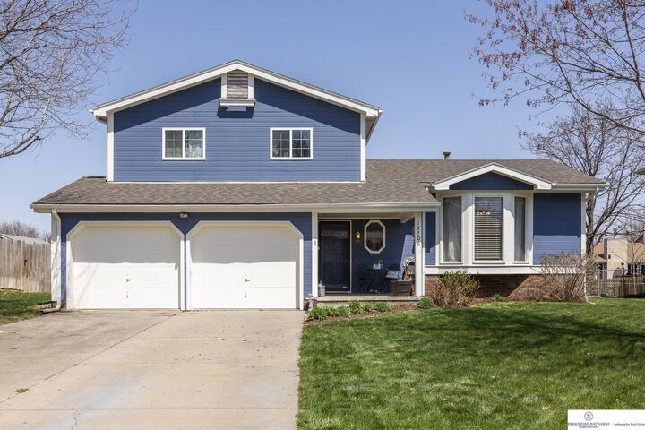 12706 Crown Point  Omaha NE 68164 photo