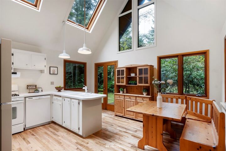 Property Photo: 6637 Mariposa Lane SE WA 98367