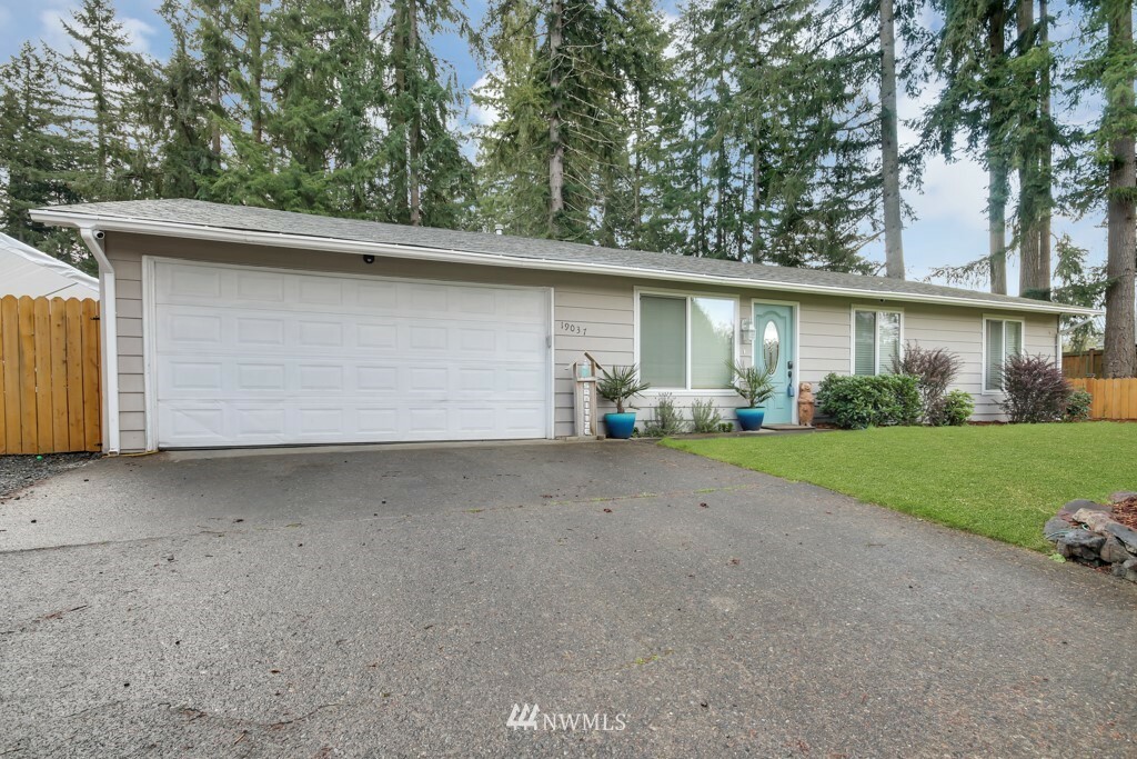Property Photo: 19037 SE 269th Street WA 98042