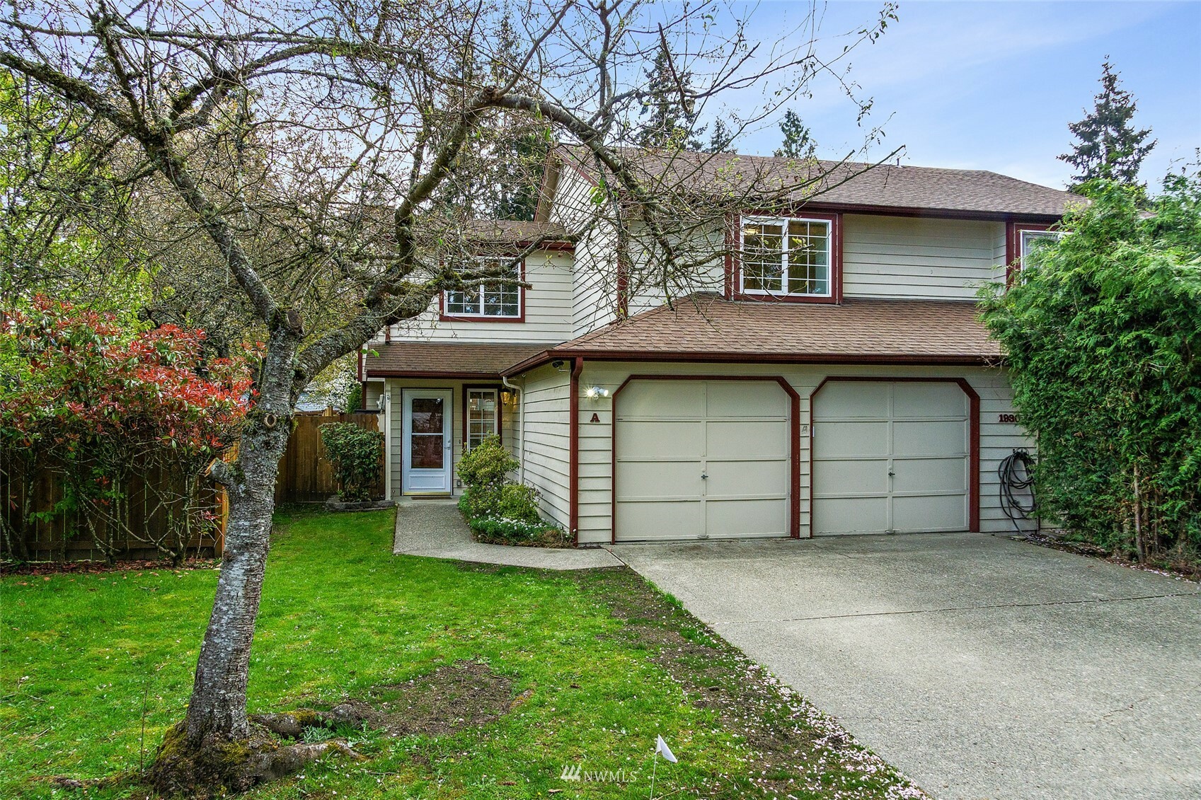 Property Photo:  1930 W Cypress Way A  WA 98036 