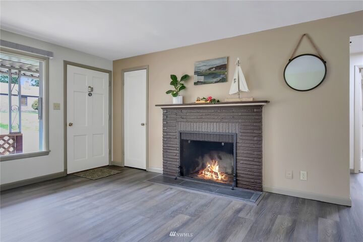 Property Photo: 12040 3rd Avenue NE WA 98125