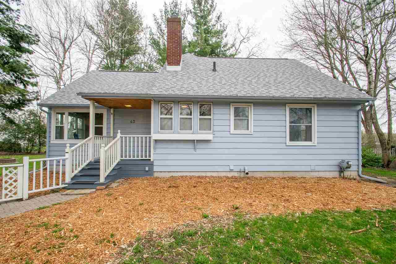 Property Photo:  43 Rosemary Ct  MI 48640-3407 