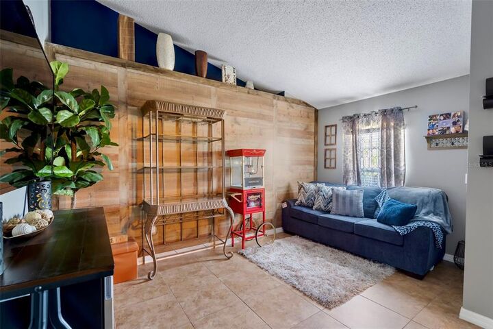 Property Photo:  327 Clearfield Avenue  FL 34606 