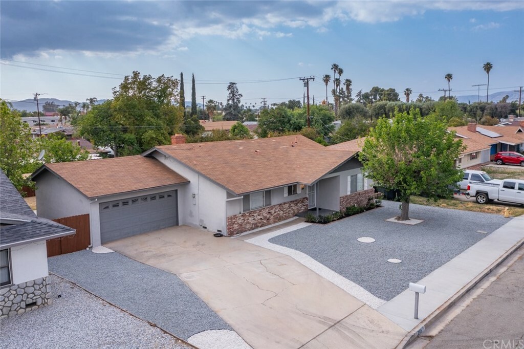 Property Photo:  243 Monte Vista Way  CA 92544 