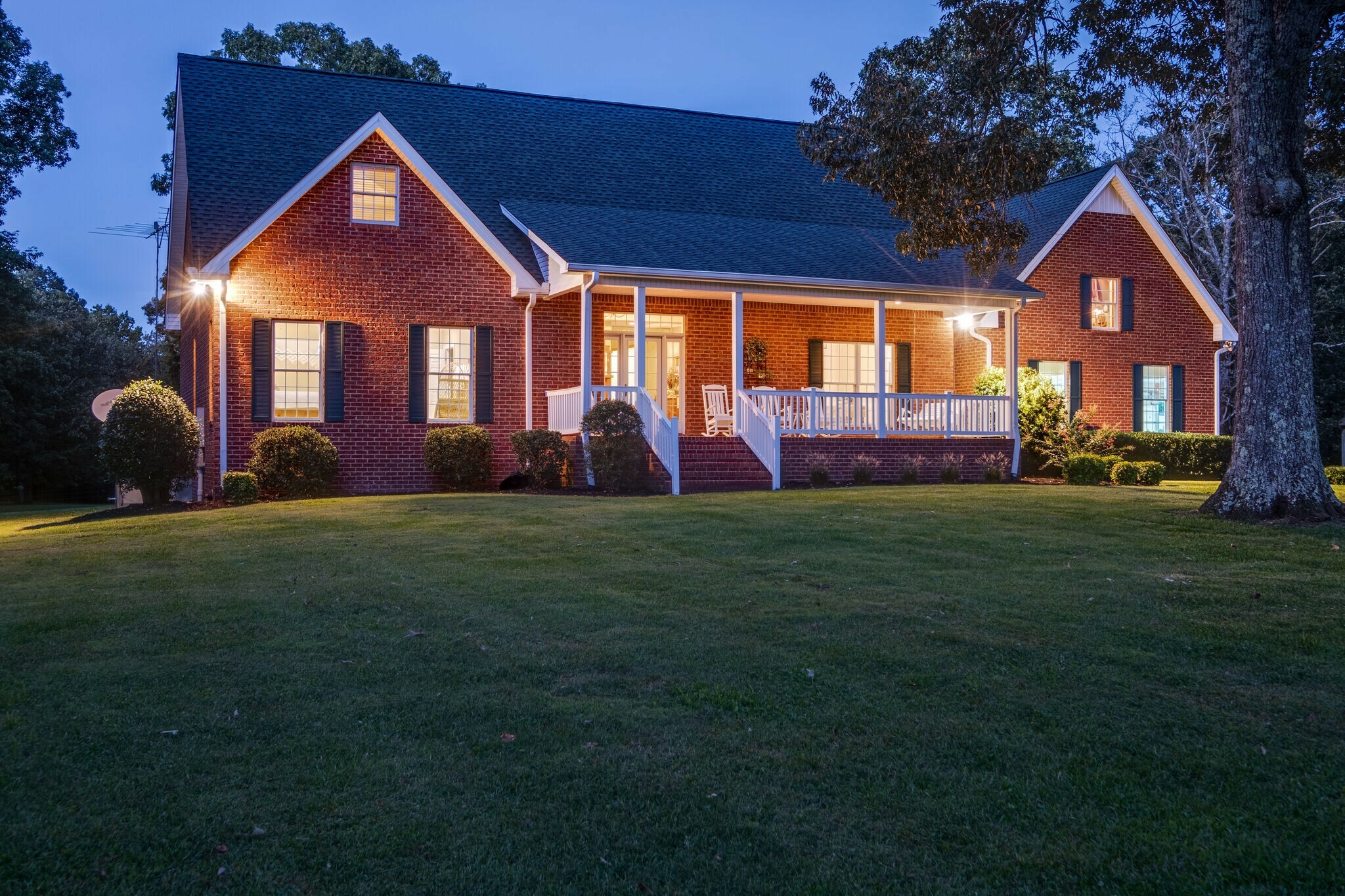 Property Photo: 698 Log Wall Rd TN 37055