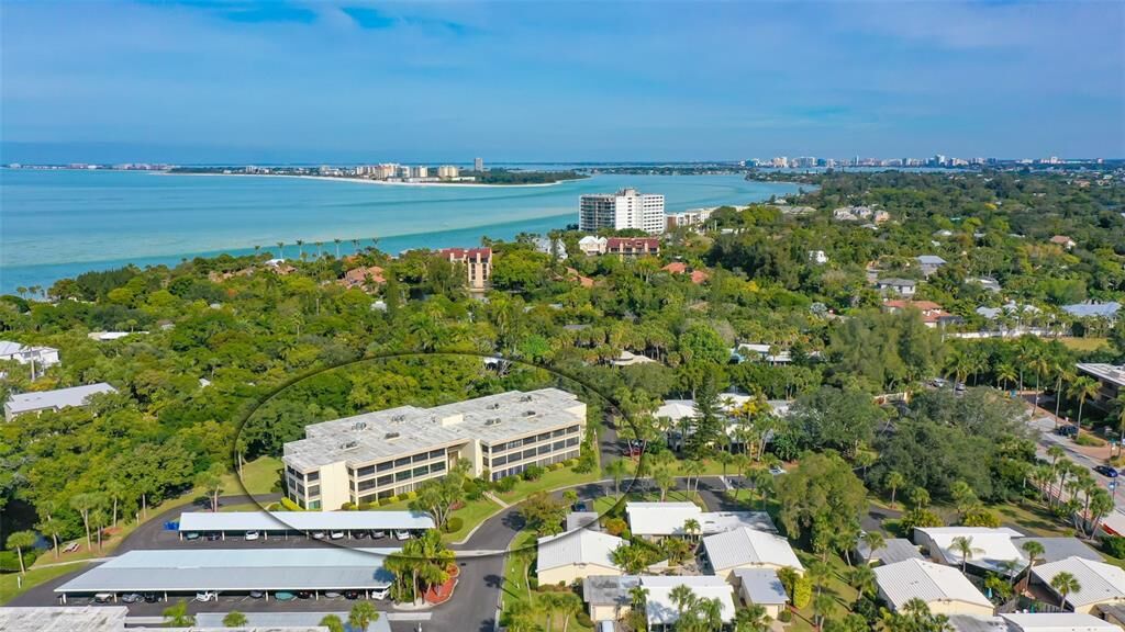 Property Photo: 225 Hourglass Way 104 FL 34242