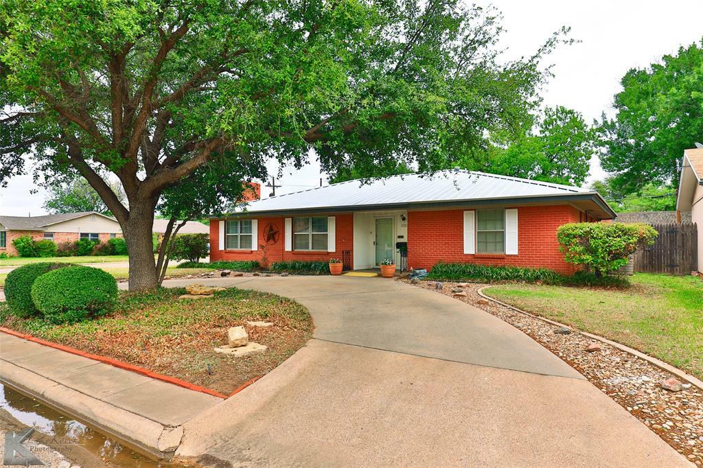 Property Photo:  2501 Woodard Street  TX 79605 