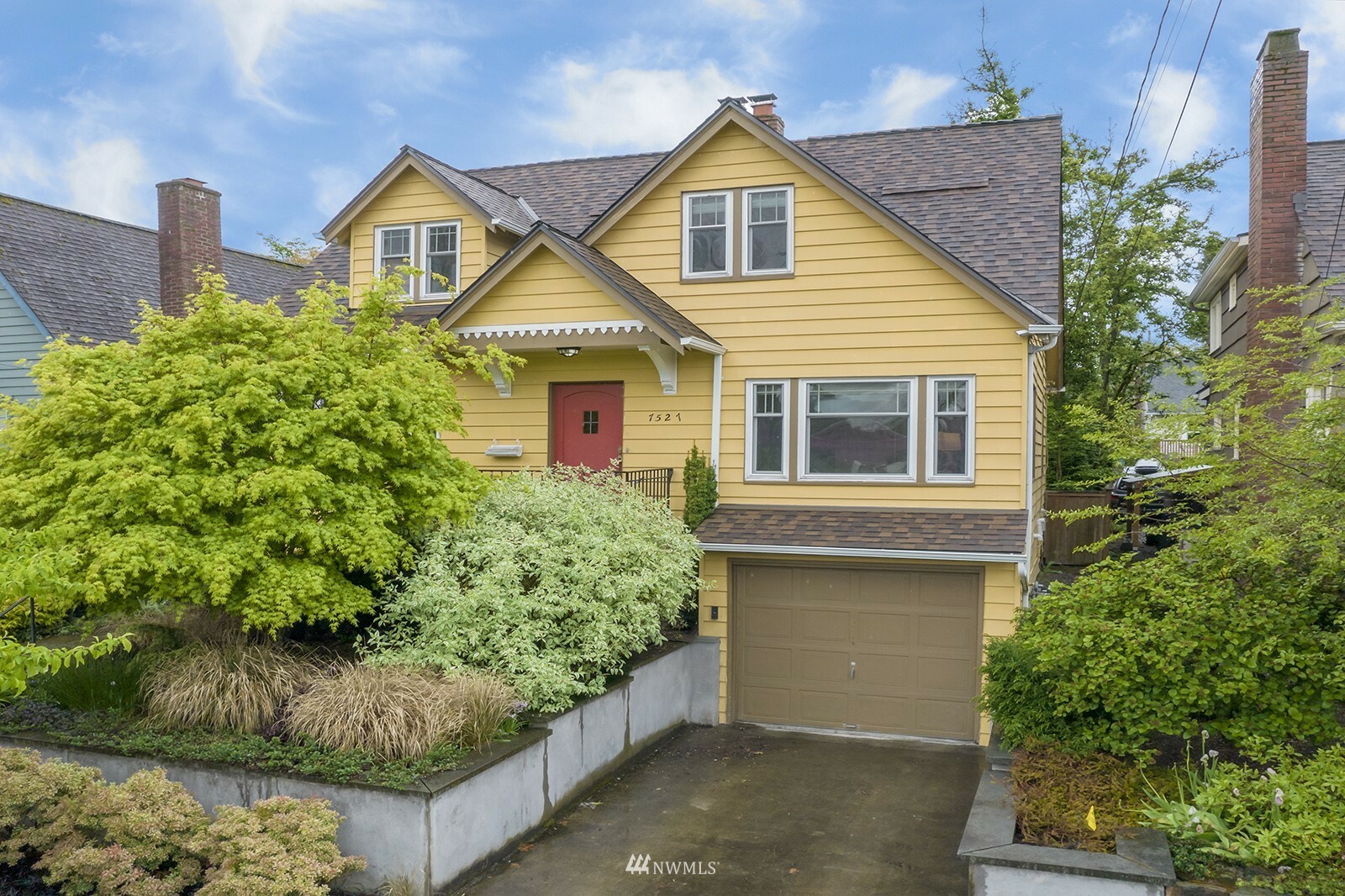 Property Photo:  7527 20th Avenue NE  WA 98115 