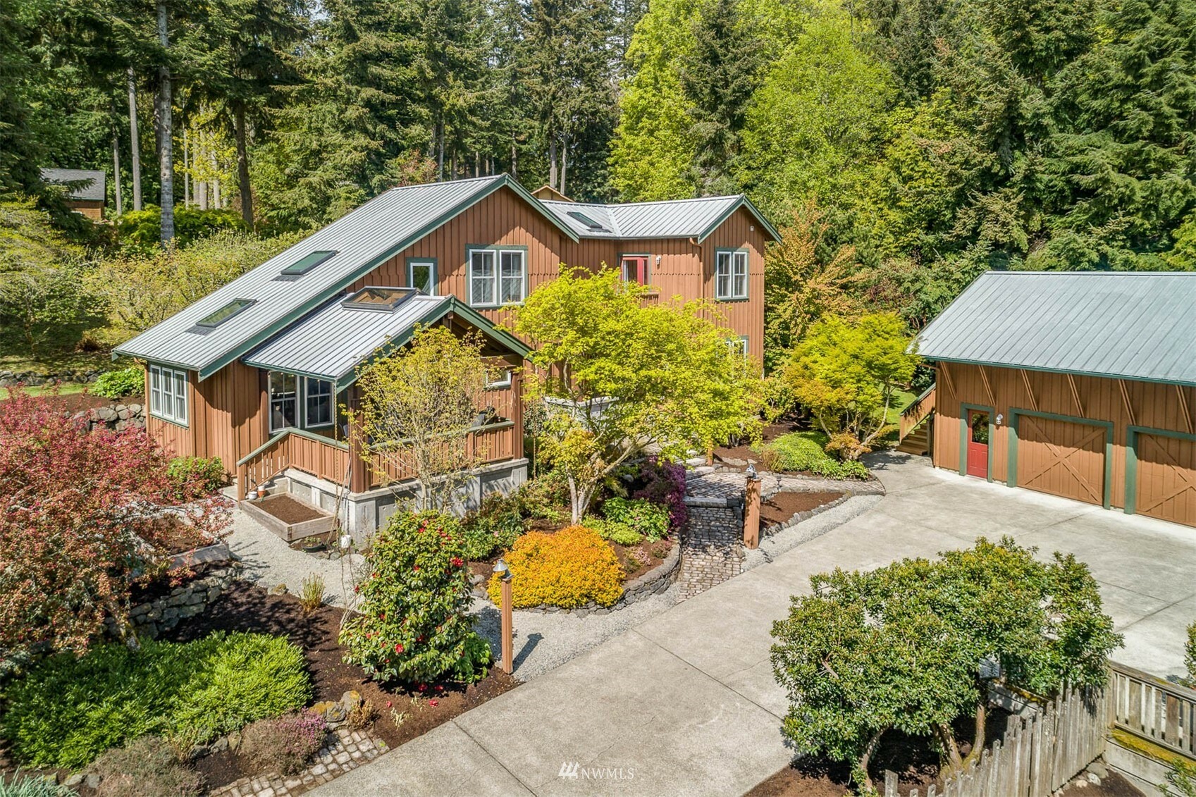 Property Photo:  10540 NE Morning Lane  WA 98110 