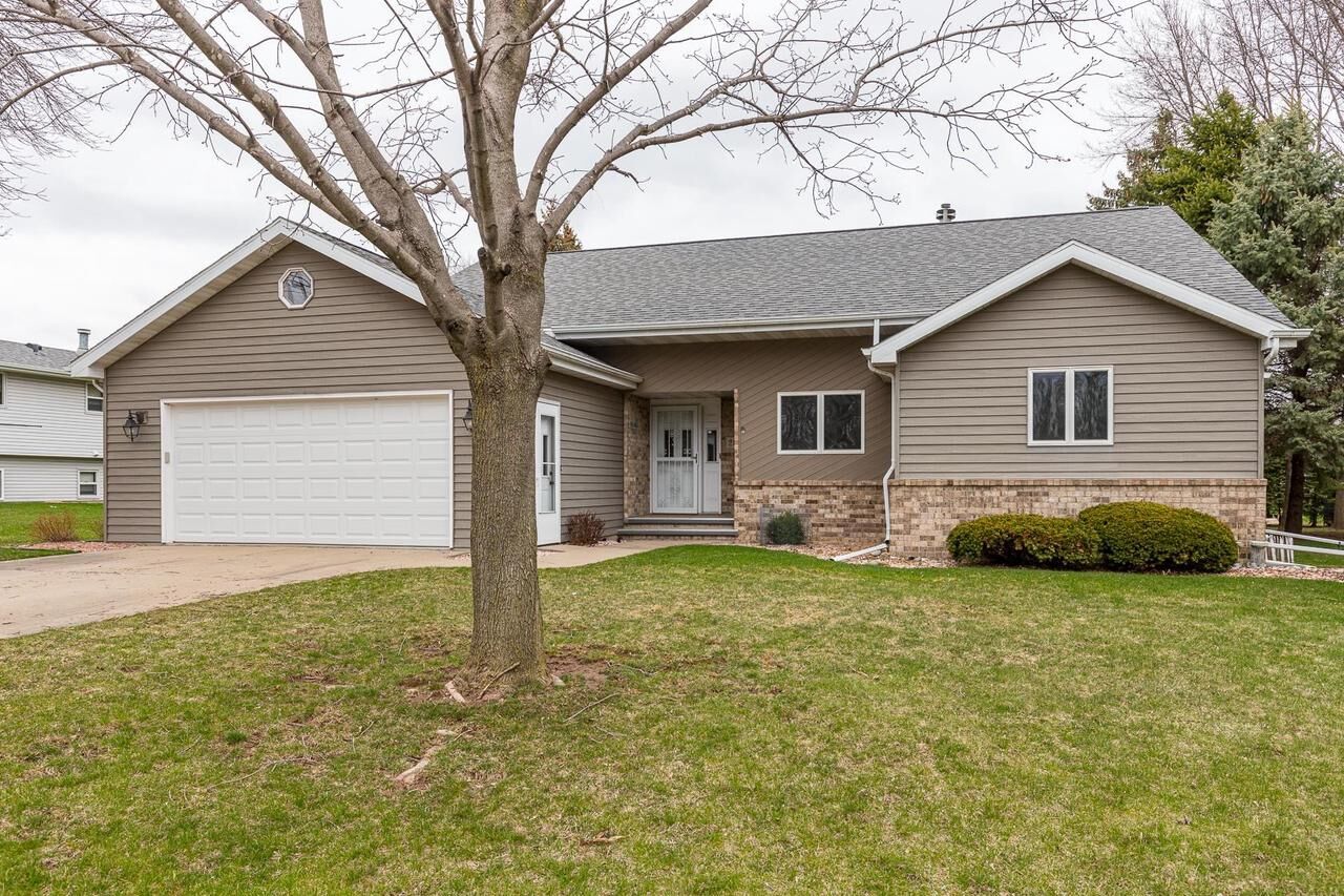 Property Photo: 2812 West Capitol Drive WI 54914