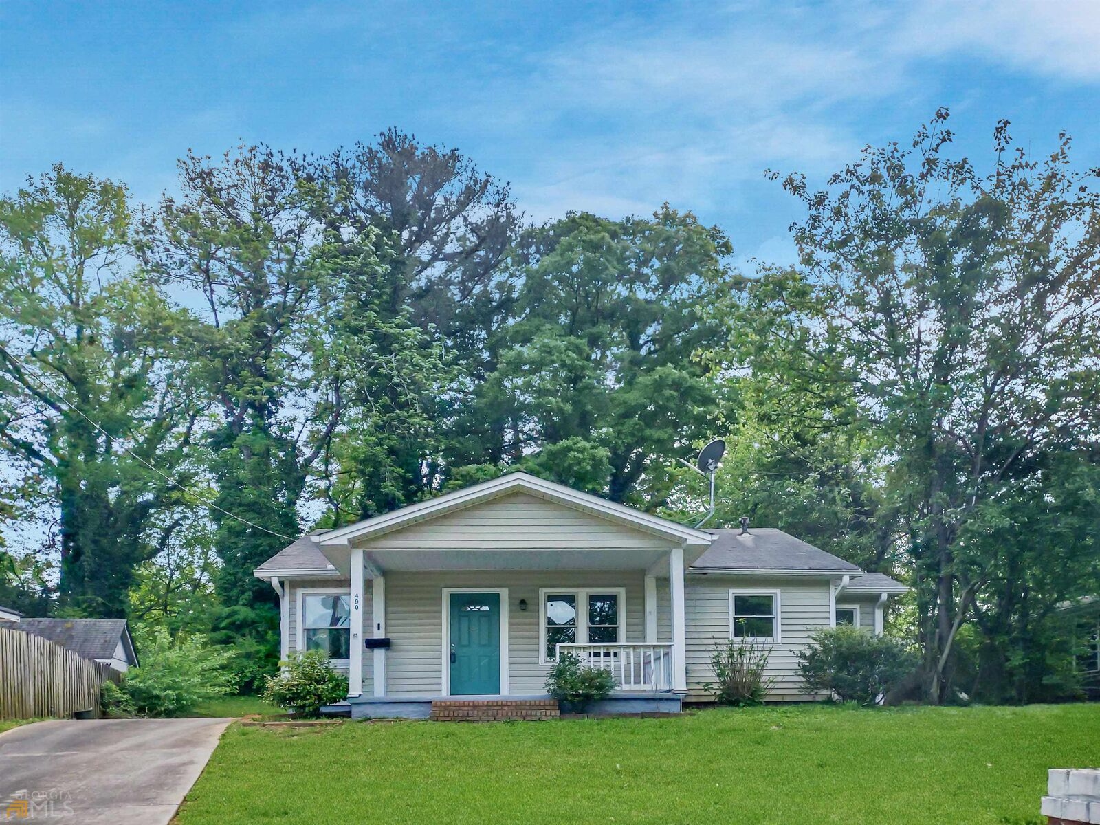 Property Photo: 490 Barnett Drive GA 30354