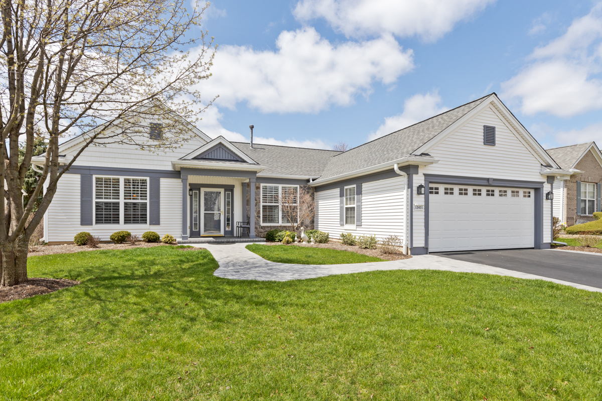 Property Photo: 12431 Flowerwood Lane IL 60142