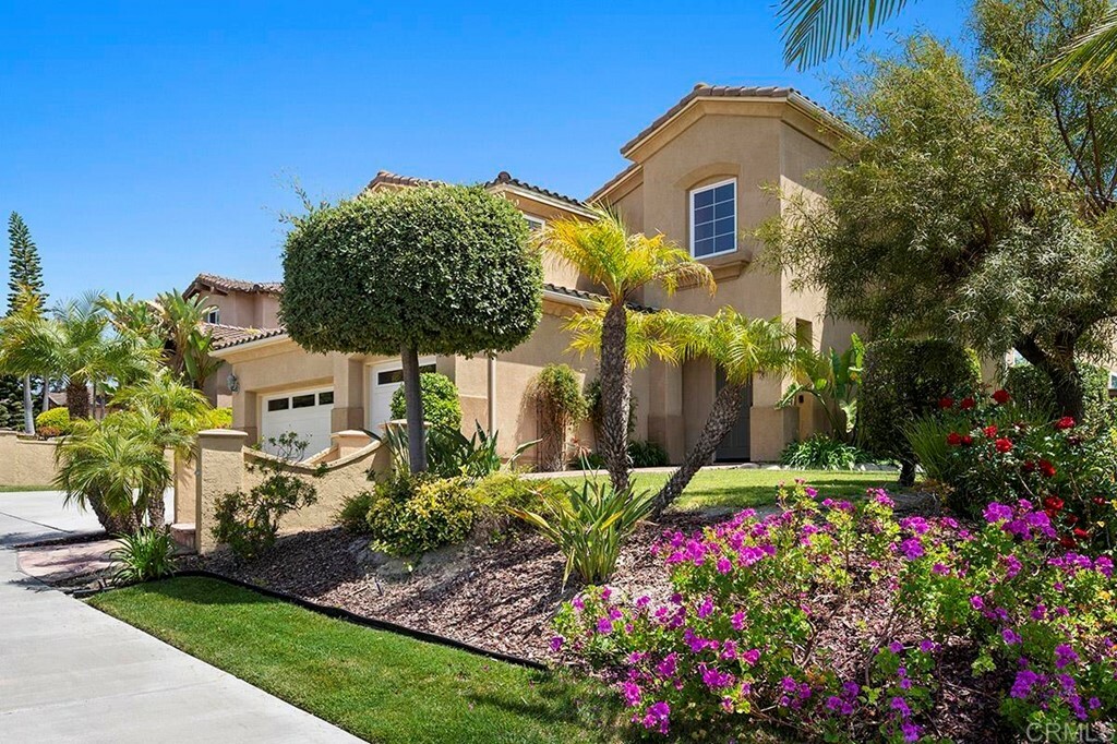 Property Photo:  2558 N Trail Court  CA 91914 