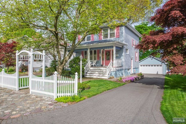 Property Photo:  390 Lehigh Street  NJ 07481 