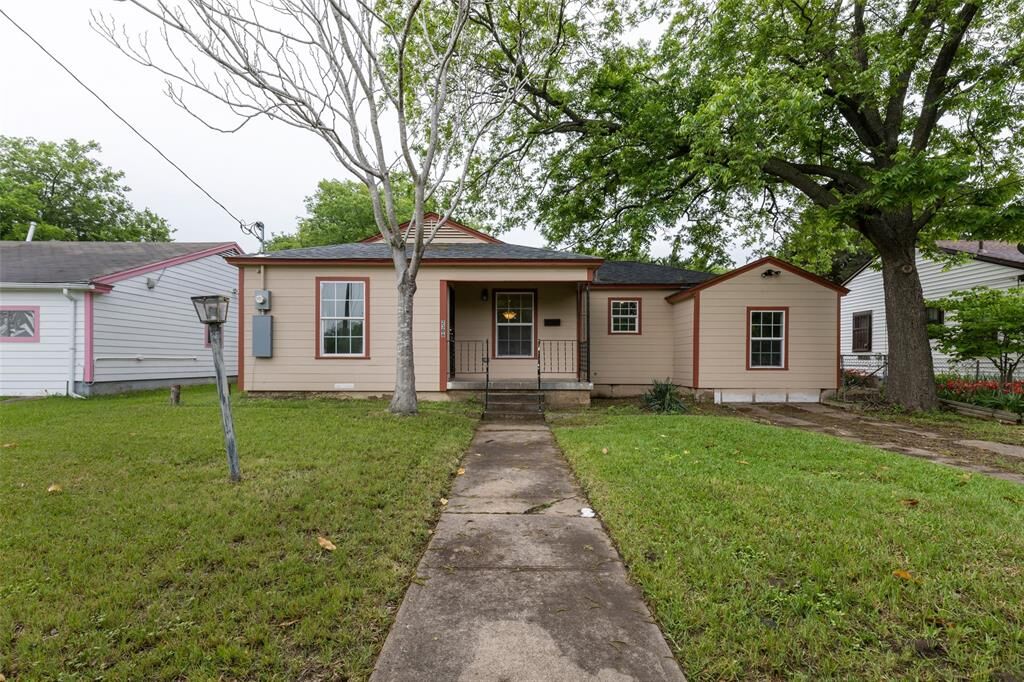 Property Photo:  2306 Marfa Avenue  TX 75216 
