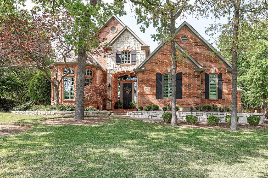 Property Photo: 708 Malton Lane TX 76092