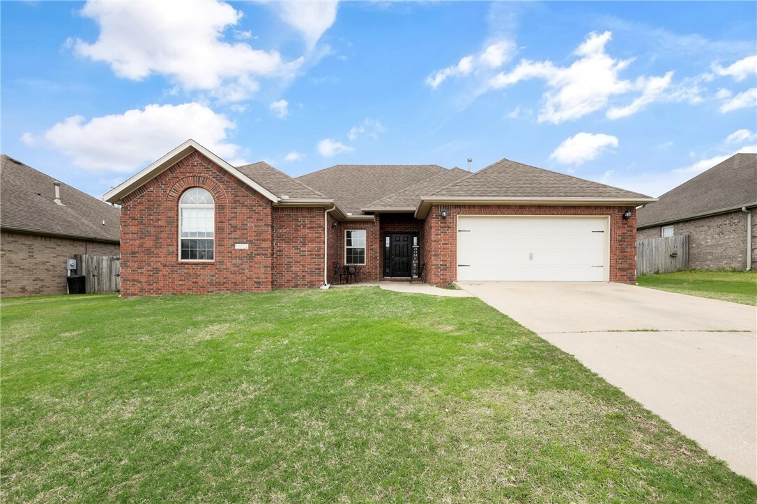 Property Photo:  4902 SW Golden Eagle Avenue  AR 72713 