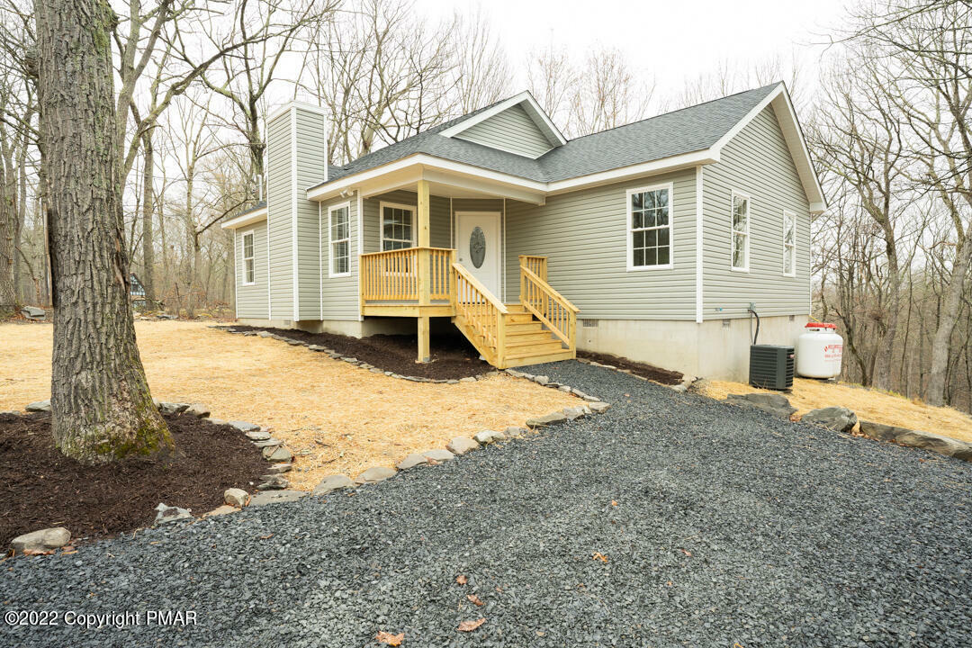 Property Photo:  4115 Bear Cub Court  PA 18342 