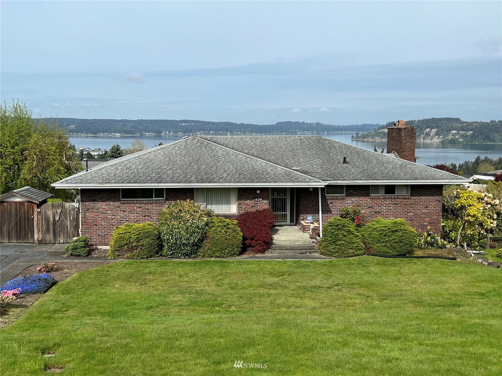 Property Photo:  1520 S Karl Johan Avenue  WA 98465 