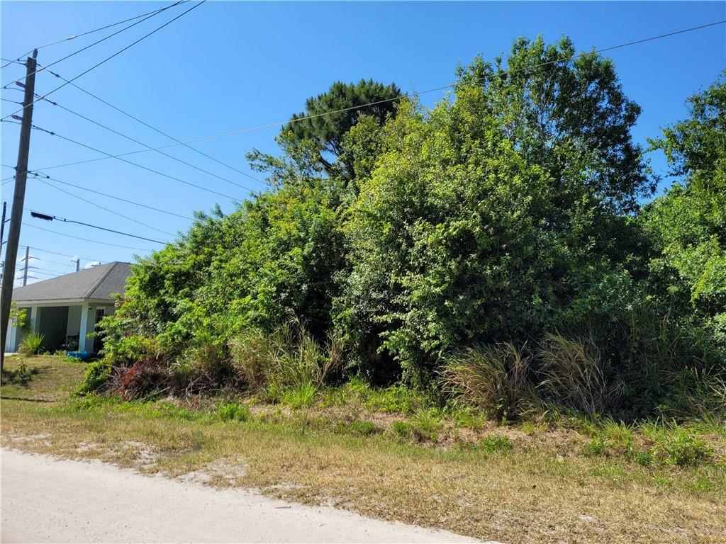 Property Photo:  00 15th Street SW  FL 32962 