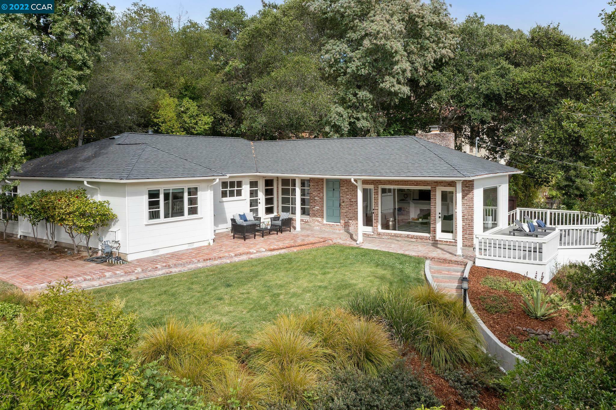 Property Photo: