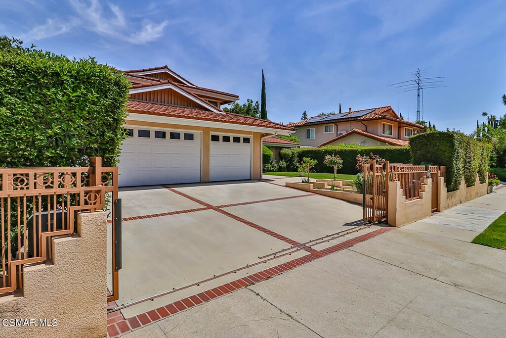 Property Photo:  19051 Los Alimos Street  CA 91326 