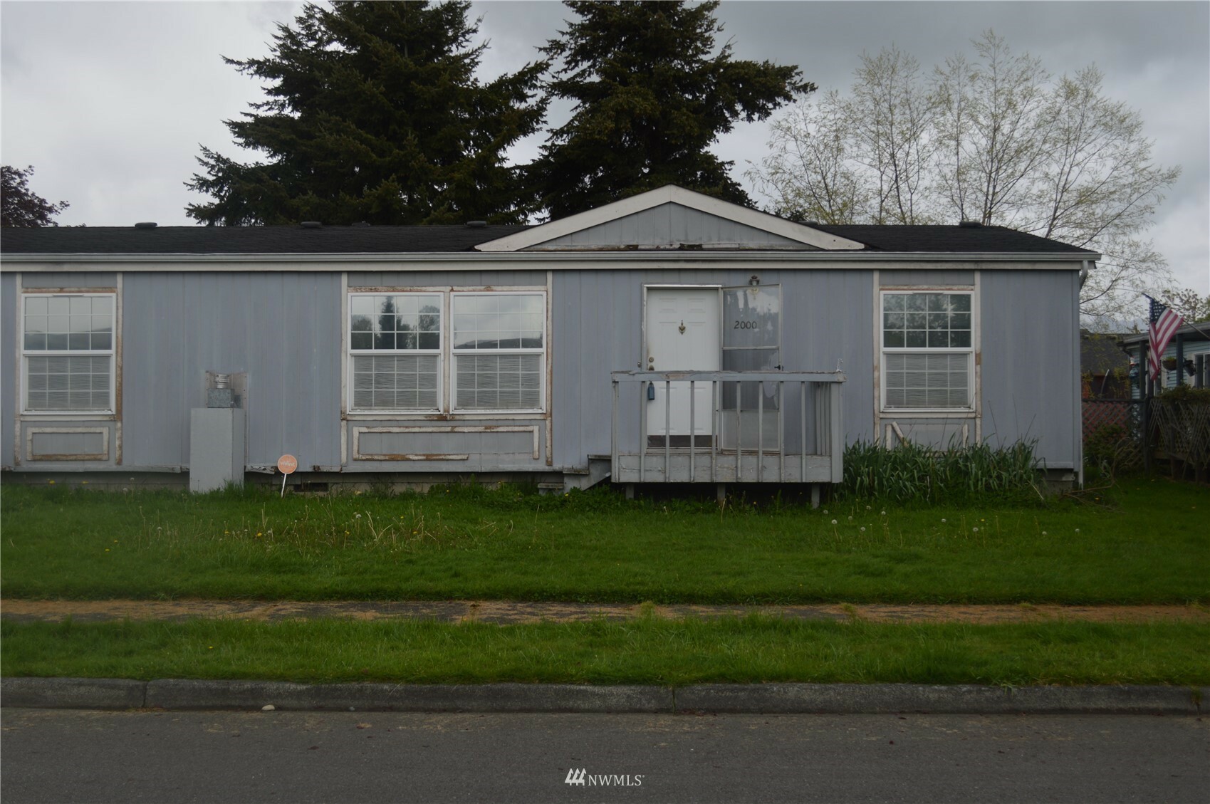 Property Photo:  2000 N 33rd Place  WA 98273 