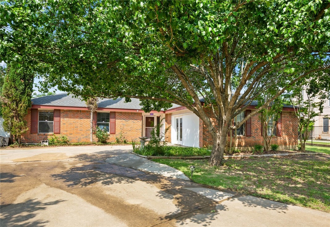 Property Photo:  714 Ruby Isle Drive  TX 78641 