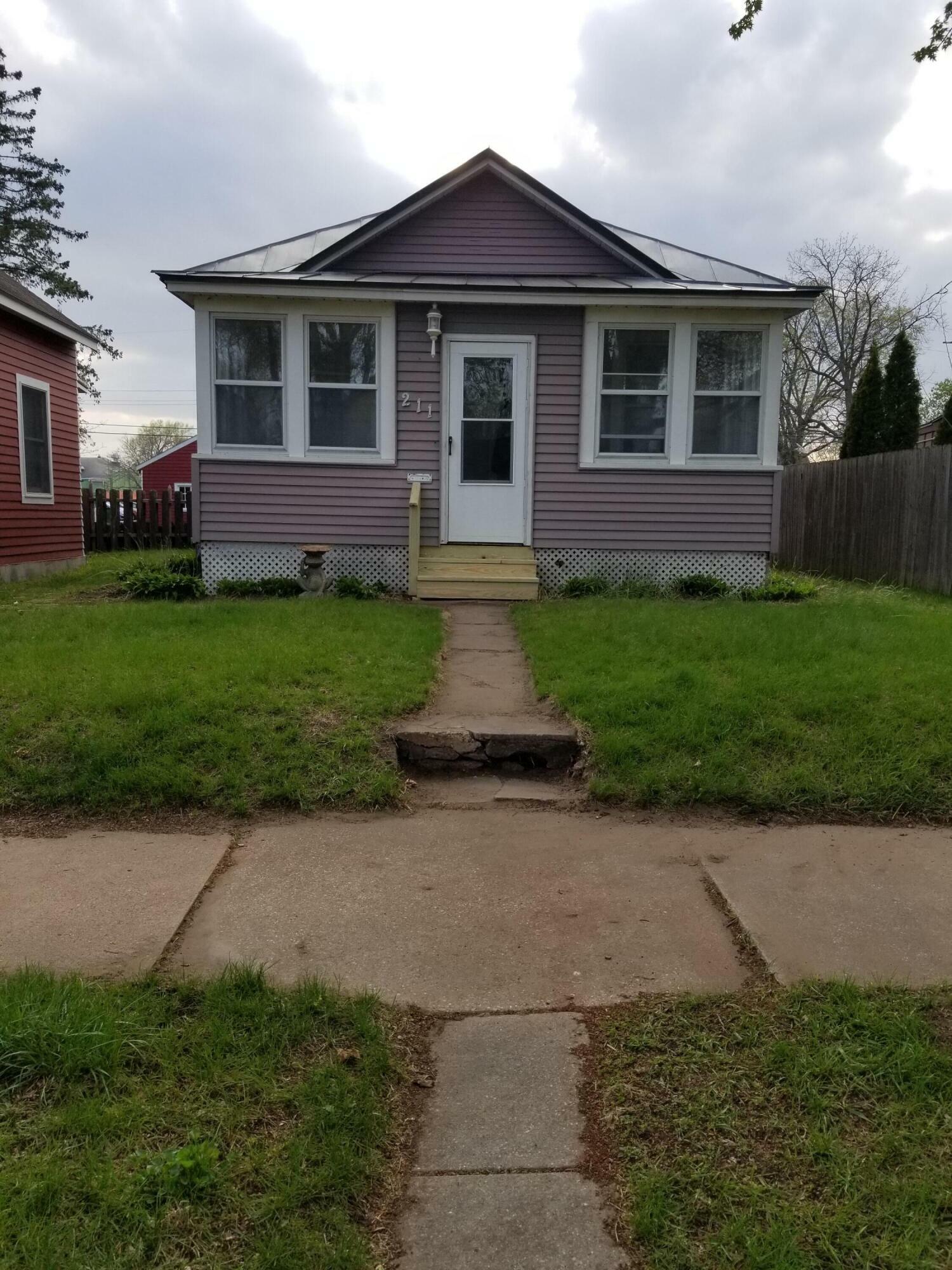 Property Photo:  211 Caledonia St  WI 54603 