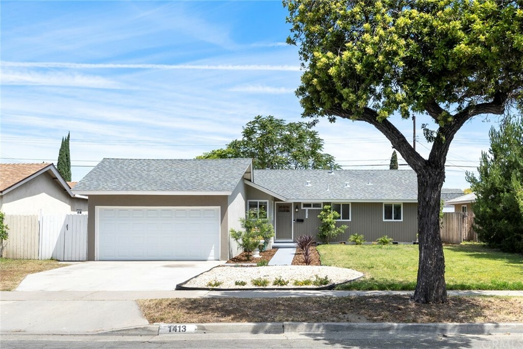 Property Photo:  1413 W Gage Avenue  CA 92833 