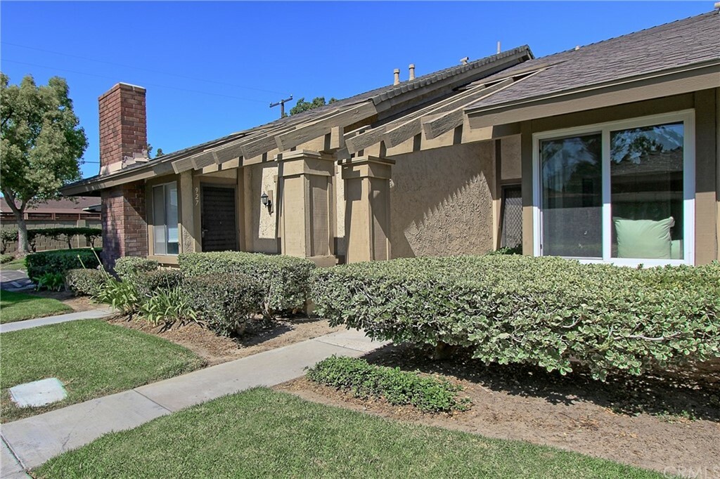 Property Photo:  929 S Gumwood Lane  CA 92806 