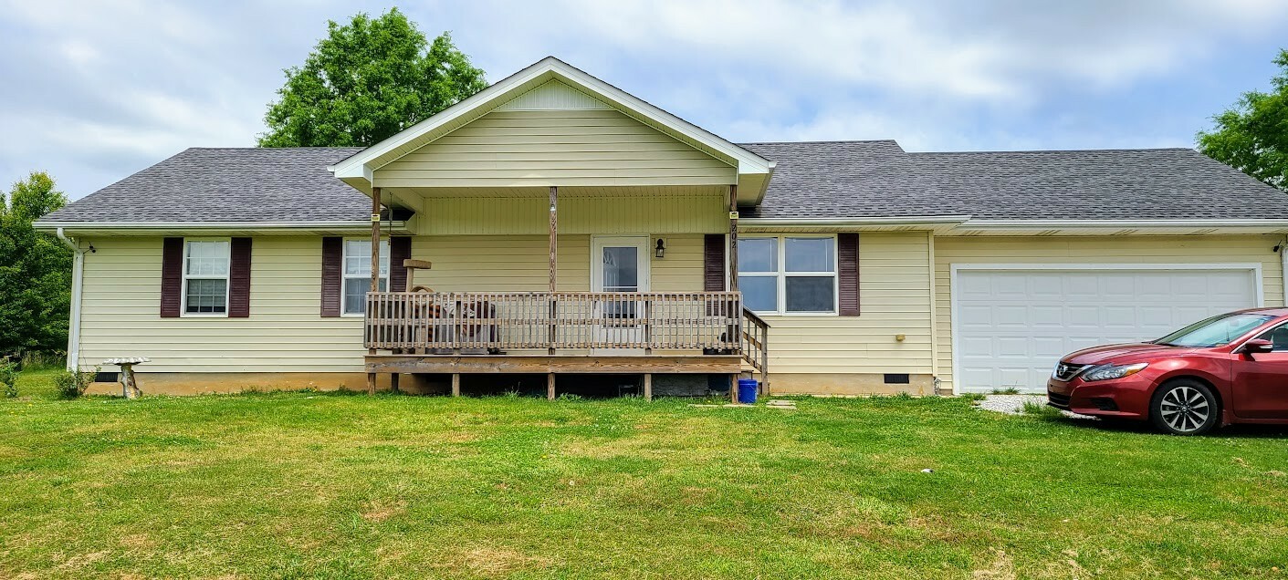 Property Photo:  202 Jenkins Ln  TN 37110 