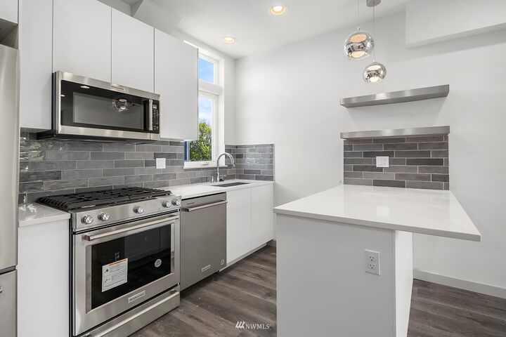 Property Photo: 4800 B Stone Avenue N WA 98103