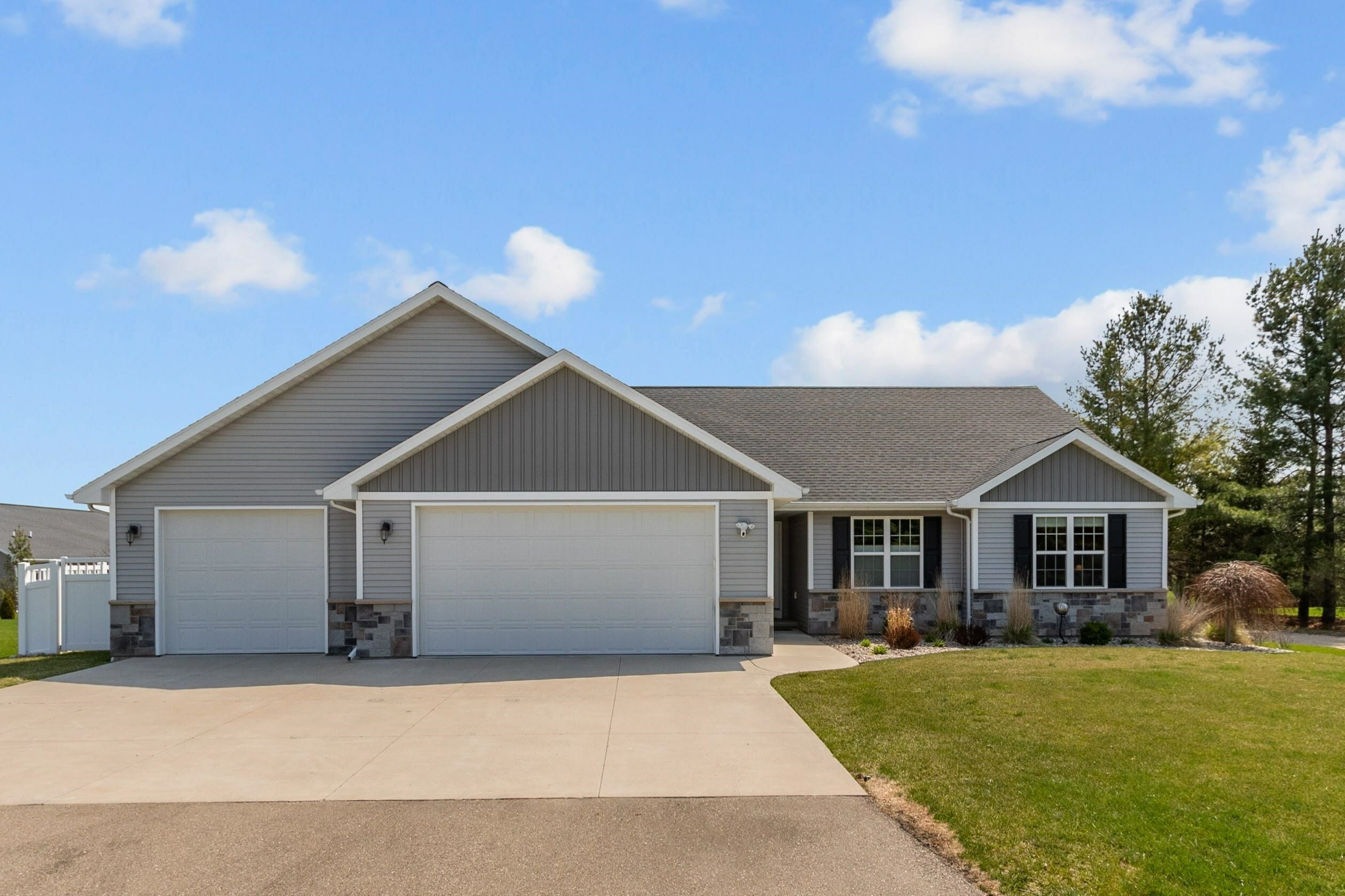 Property Photo:  N944 Glennview Drive  WI 54942-8531 